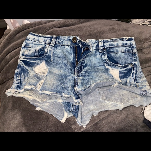 Cut off Jean Shorts - Picture 1 of 3